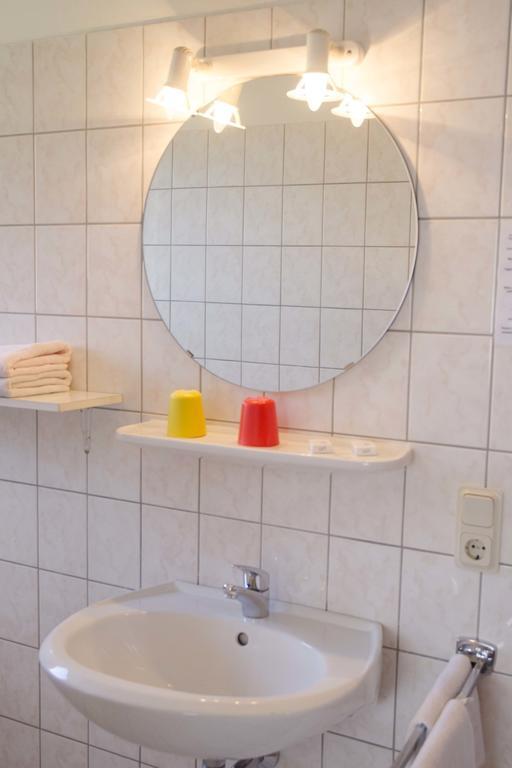 Hotel Zum Wikinger Neßmersiel Pokoj fotografie
